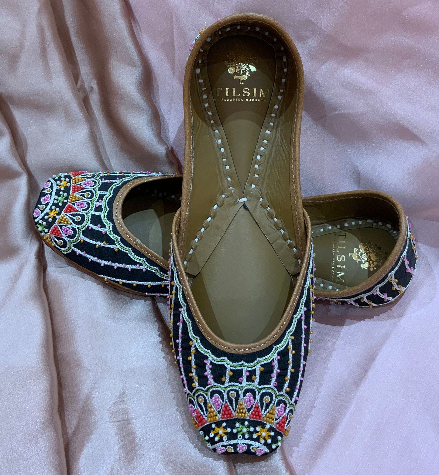 BOTANICAL BLACK BEAUTY JUTTI