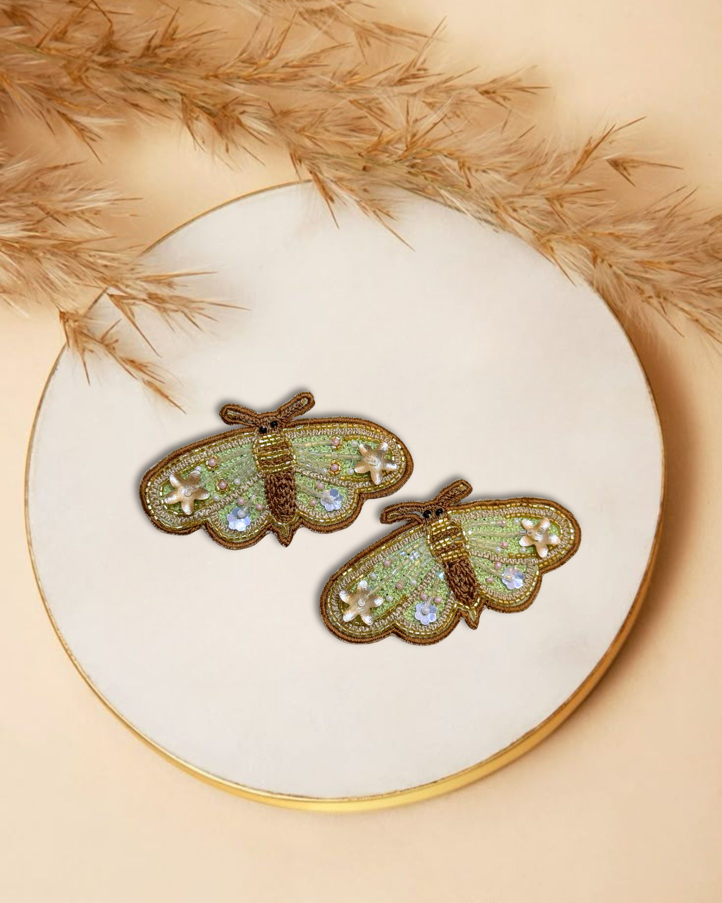 Flutter Glow Hair Clip