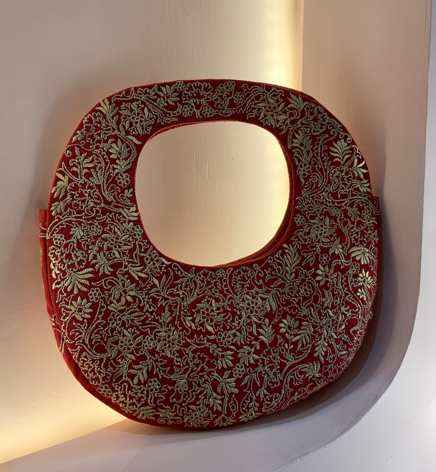 CRIMSON CIRCLE HANDBAG