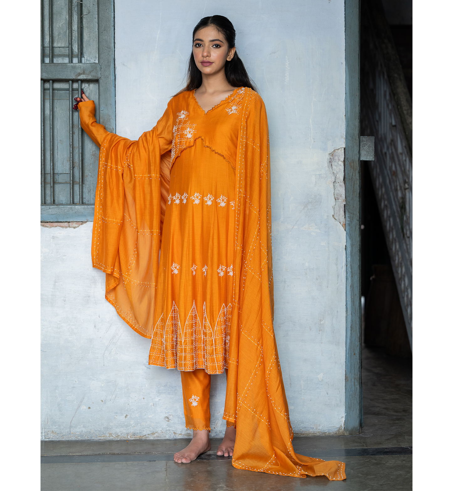 AMOLI SUIT SET