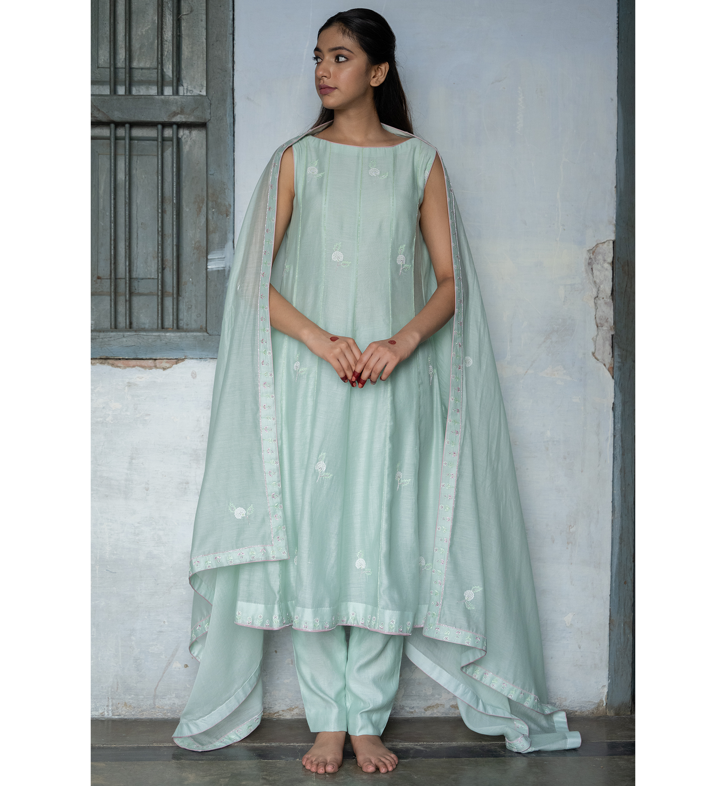 NEHRIKA SUIT SET
