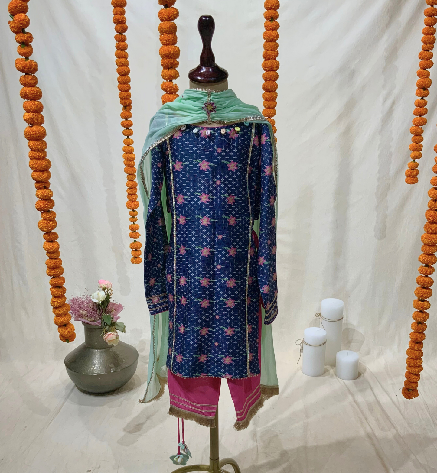PATHANI SUIT SET WITH STAR TASSELS