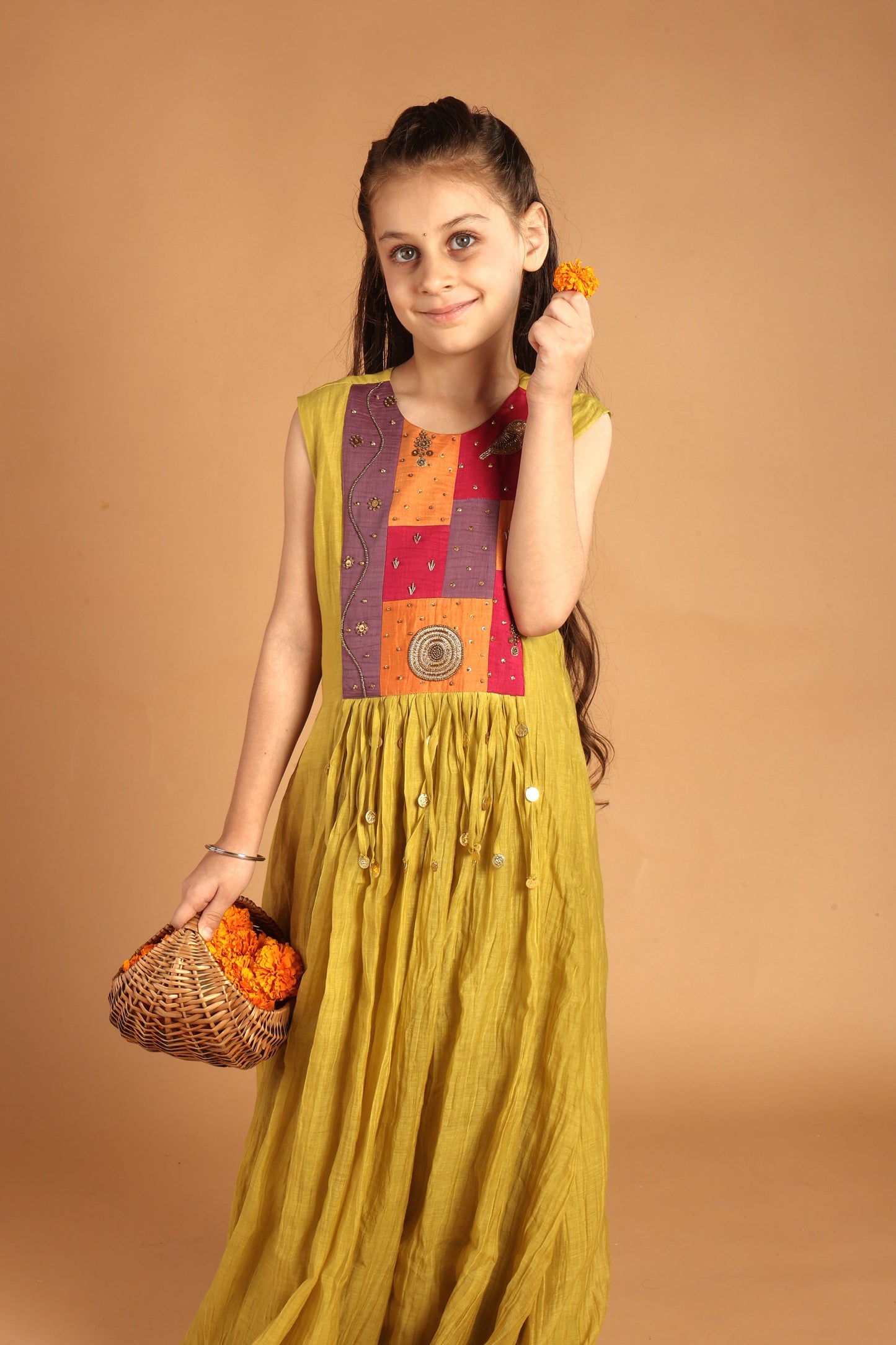 Genda Gulzar gown