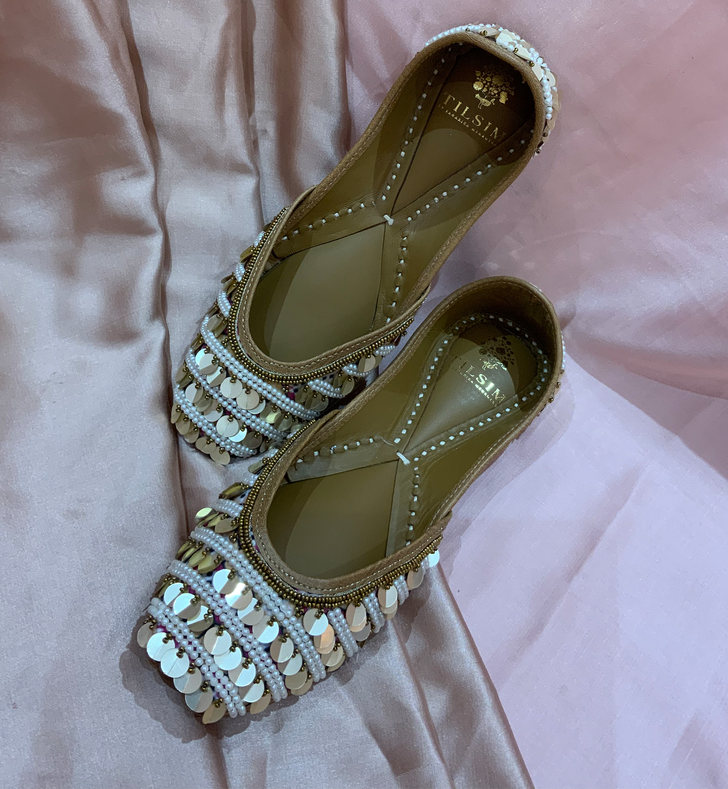 INDI-GLAM JUTTI
