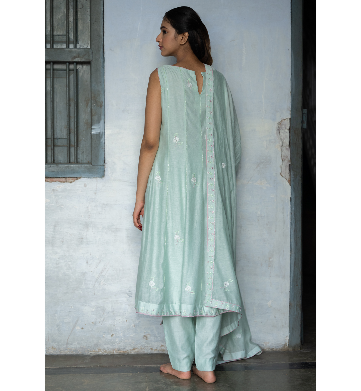 NEHRIKA SUIT SET