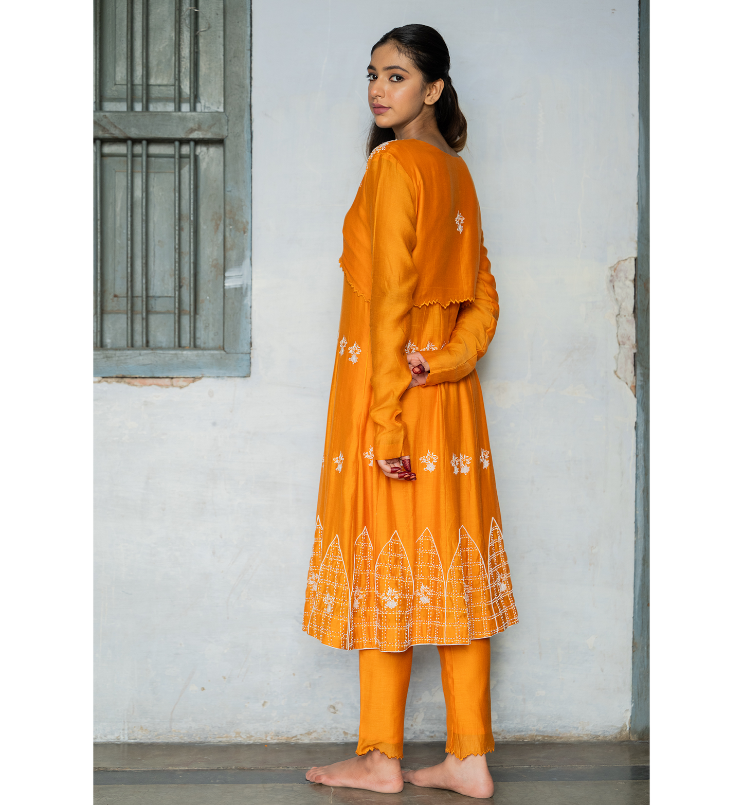 AMOLI SUIT SET