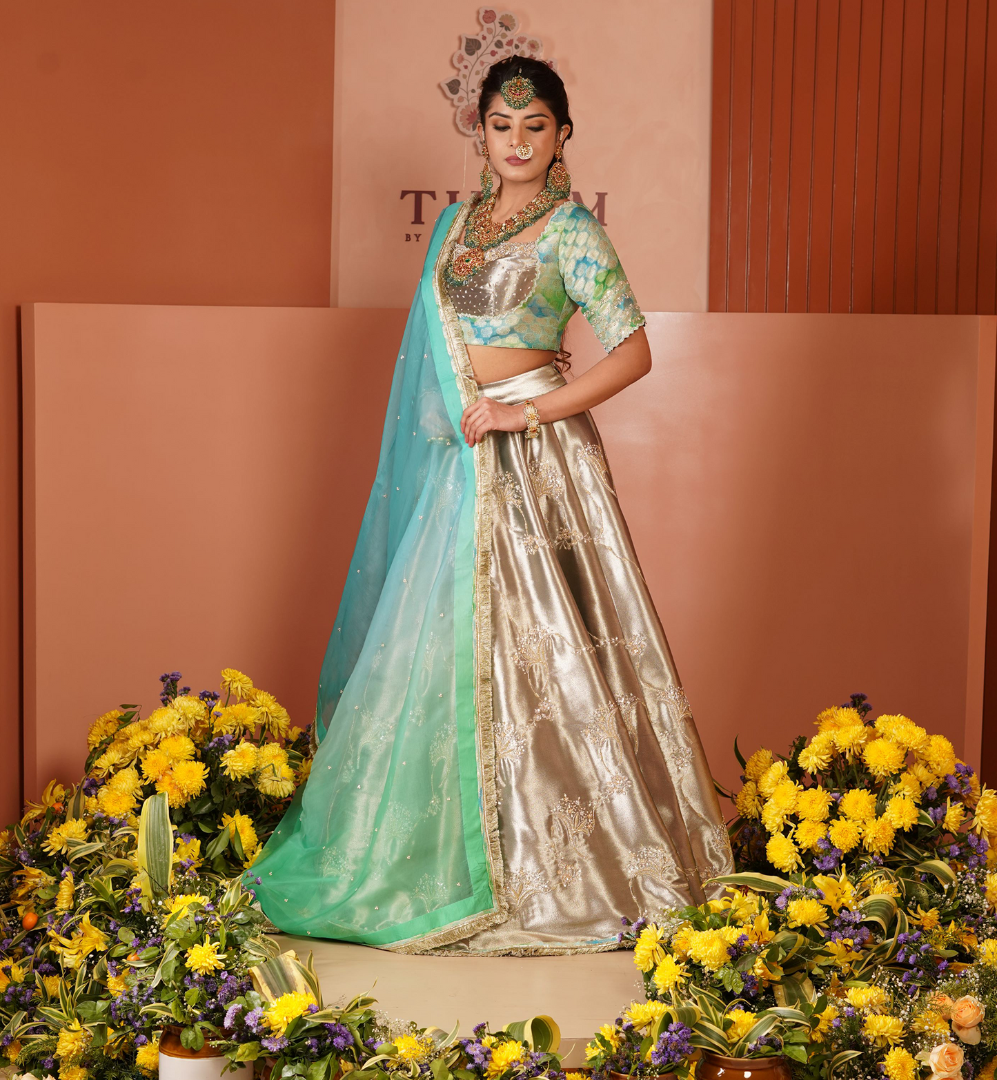 REGAL LEHENGA SET