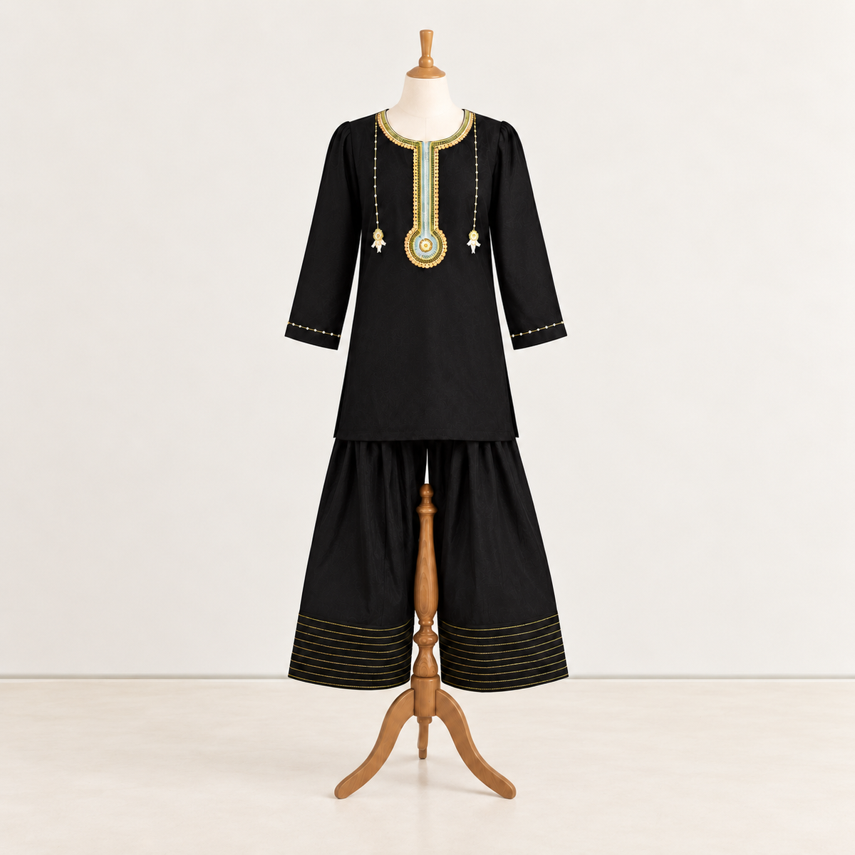 Raatrani Kurta Set