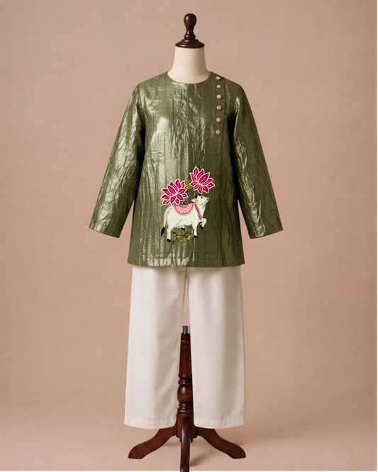 Gau Lotus kurta set